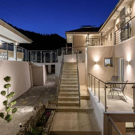 Alfa Boutique Hotel *