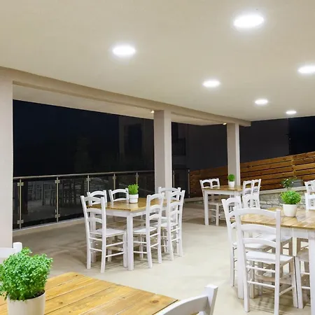Ξενοδοχείο Alfa Boutique *